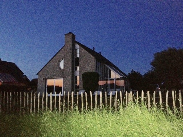 Villa Ooghduyne in avondschemering